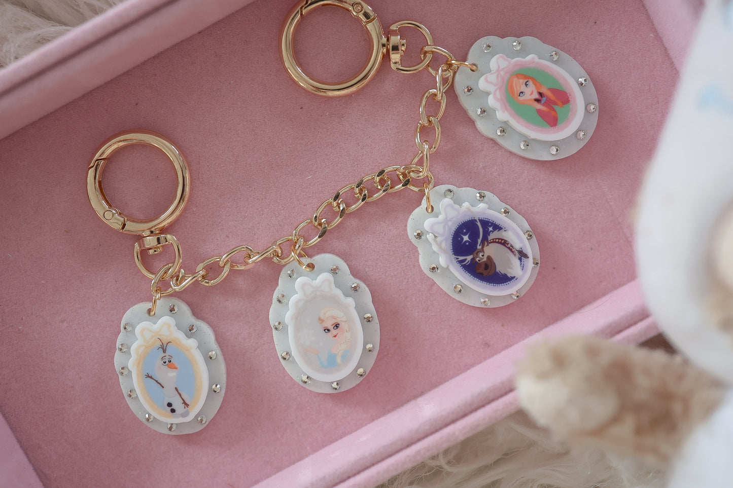 Winter friends bag chain