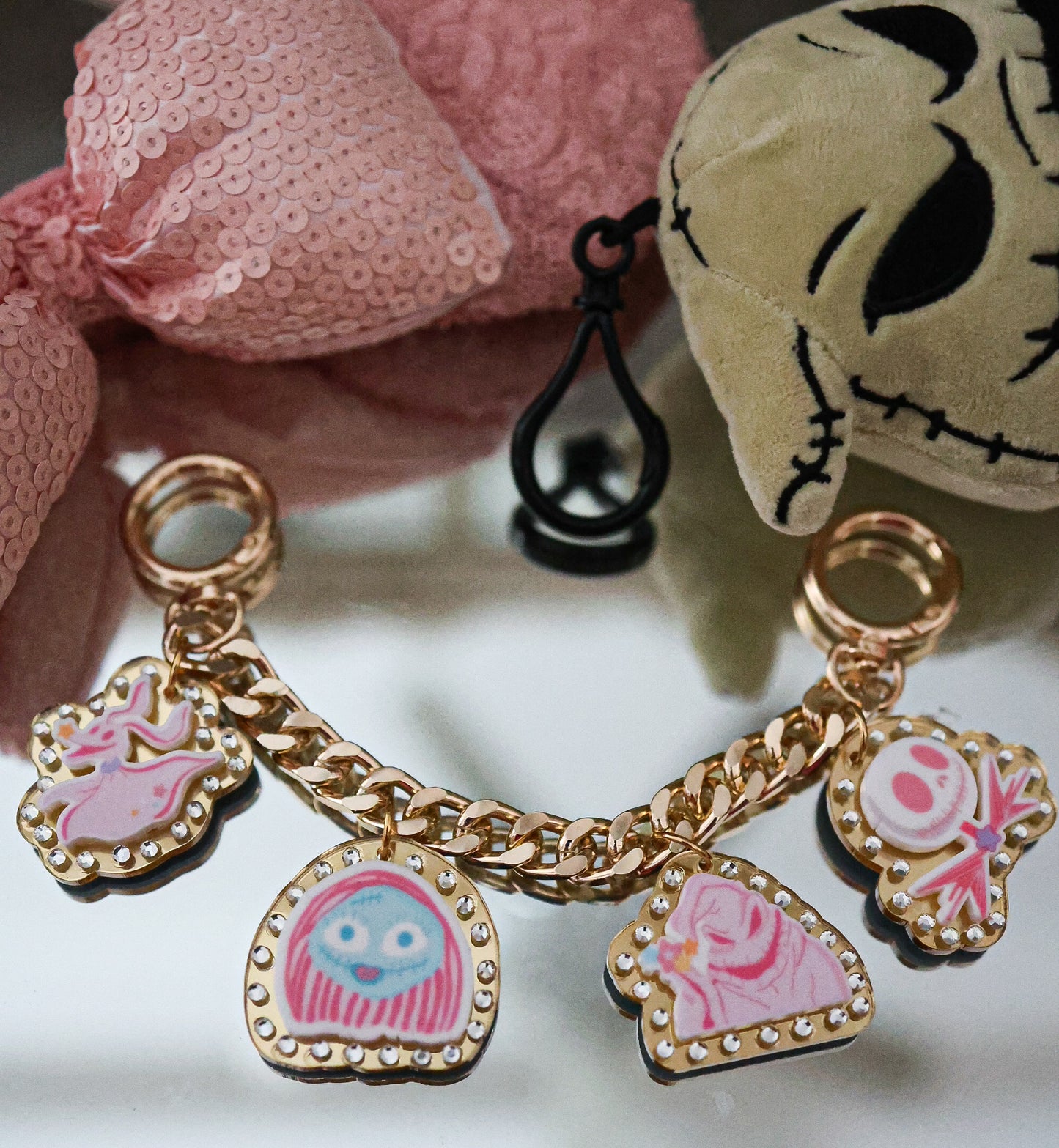 Pink holiday friends bag chain