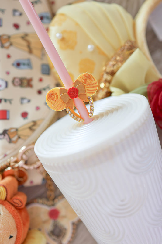 A beauty straw charm