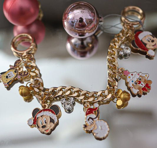 Fabulous holiday friends bag chain